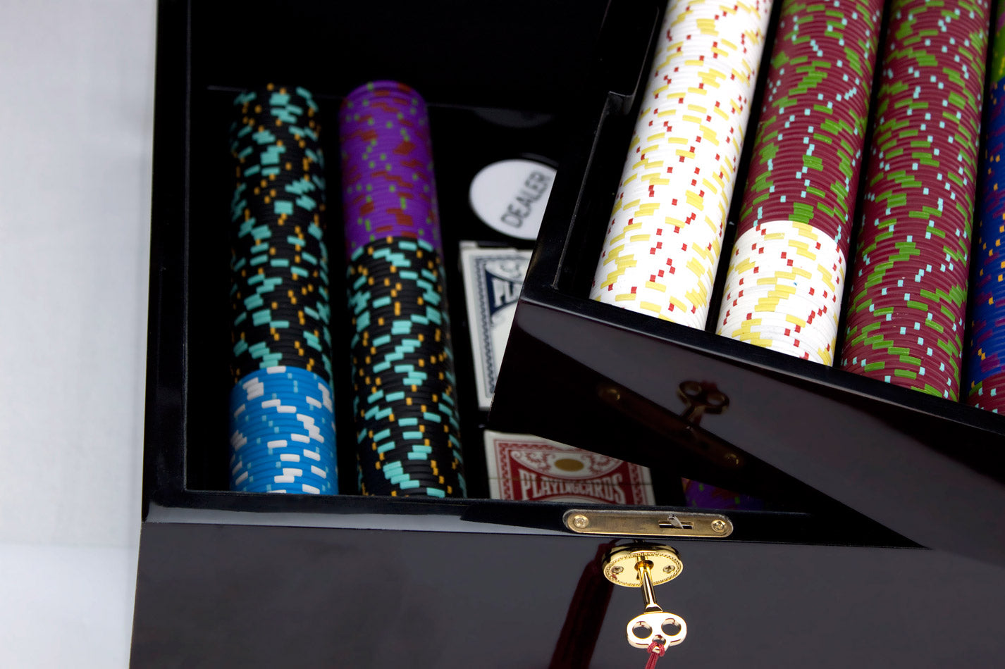 750 Mint Poker Chips with Mahogany Case