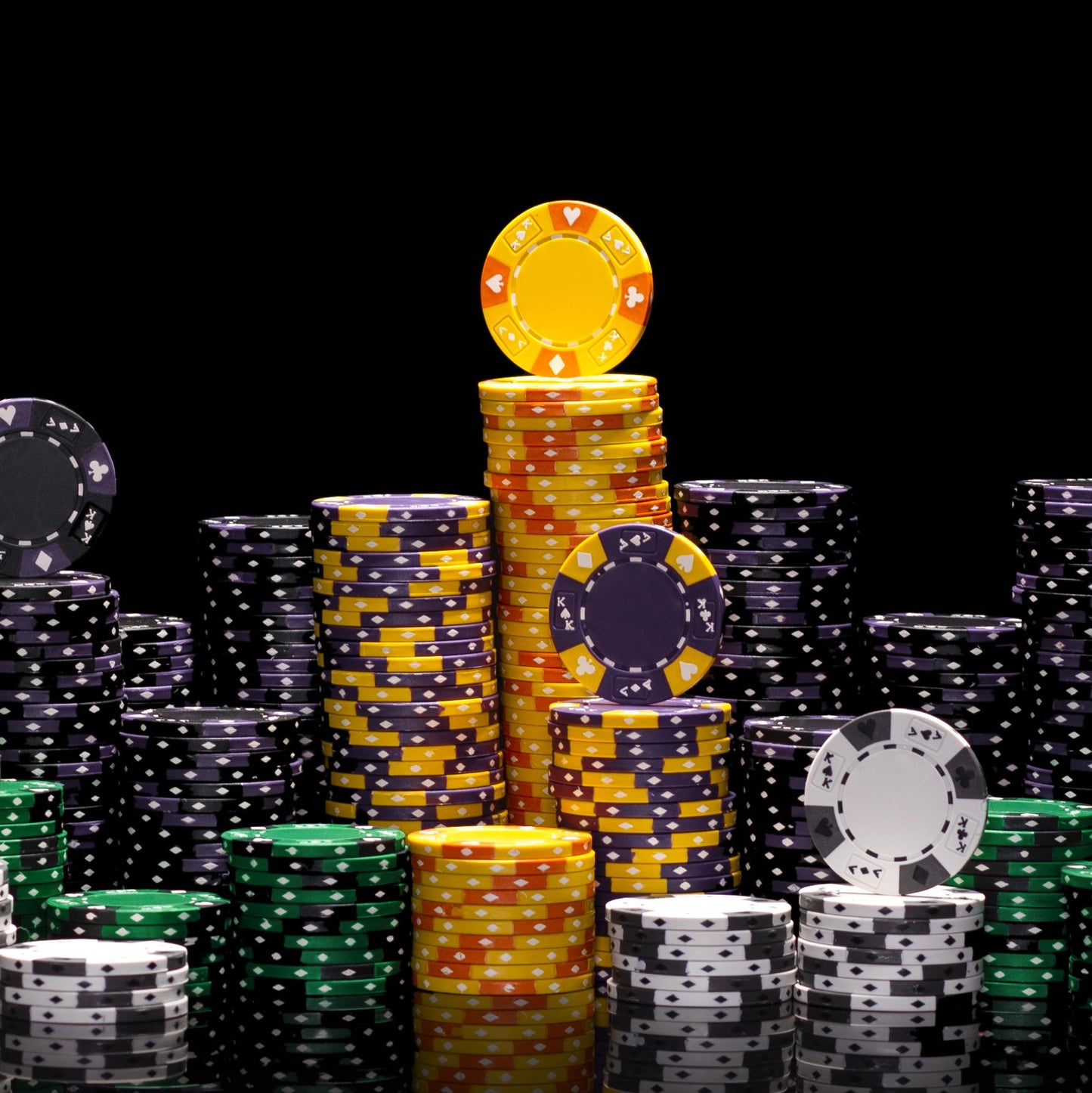 300 Ace King Suited Poker Chips with Wooden Carousel
