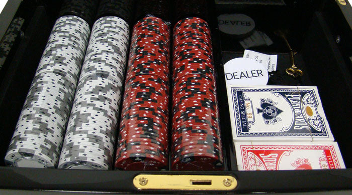 500 Ace King Suited Poker Chips with Mahogany Case