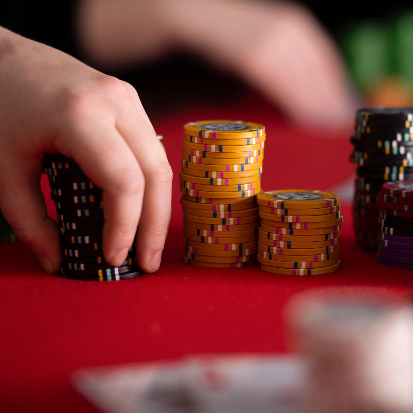 200 Bluff Canyon Poker Chips with Wooden Carousel