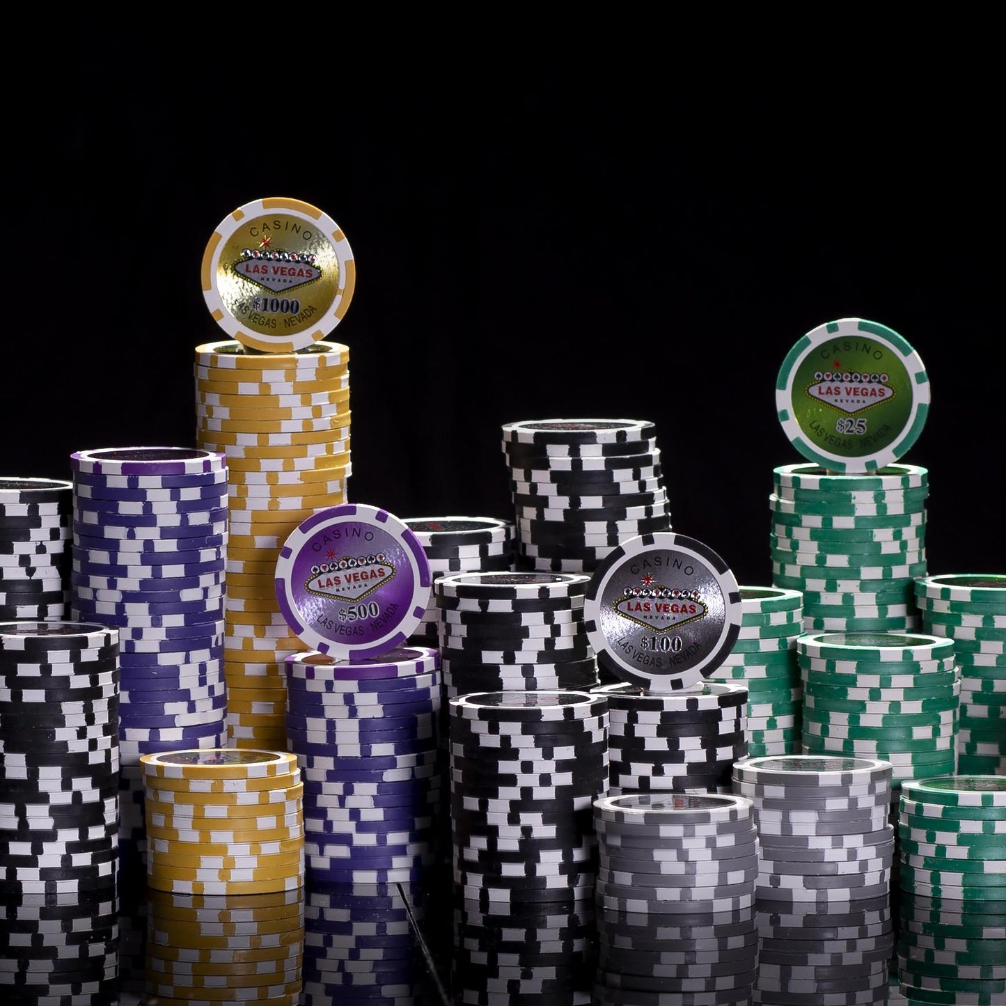 300 Las Vegas Poker Chips with Wooden Carousel