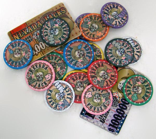 600 Nevada Jack Poker Chips with Acrylic Carrier