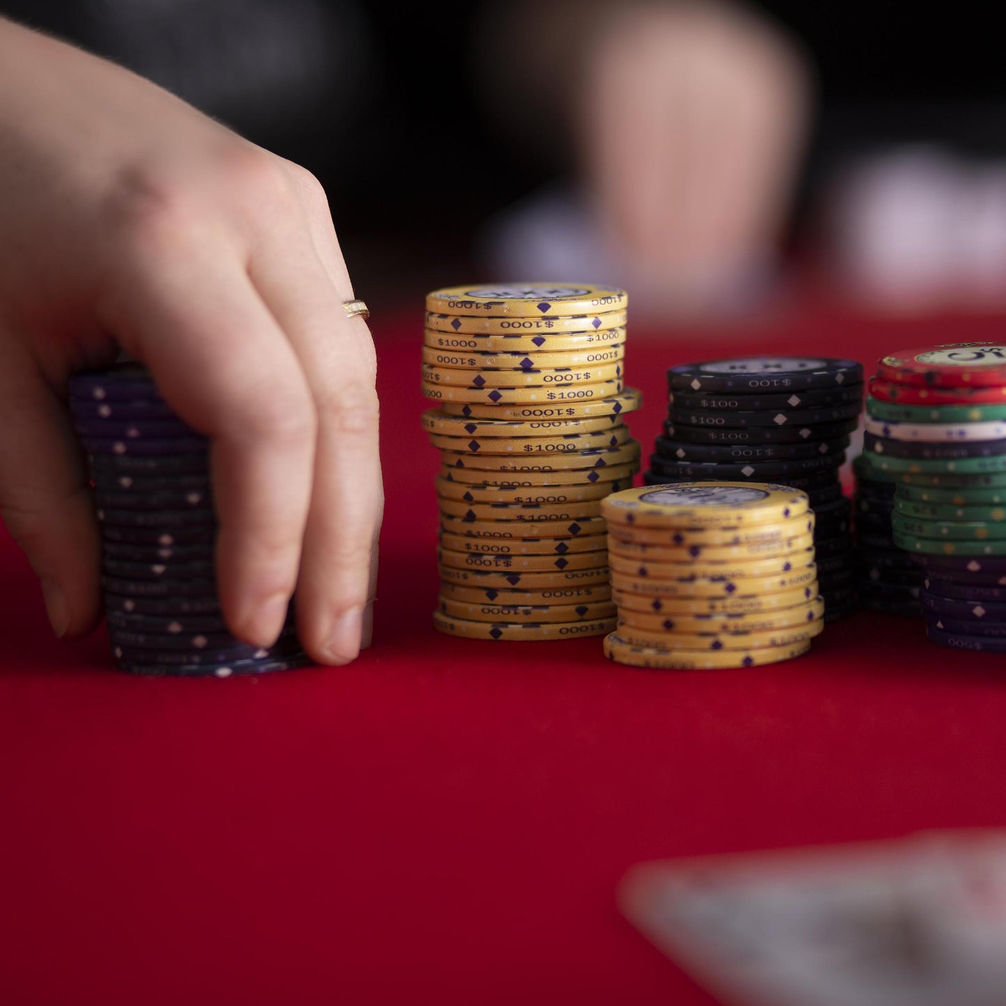 300 Scroll Poker Chips with Wooden Carousel