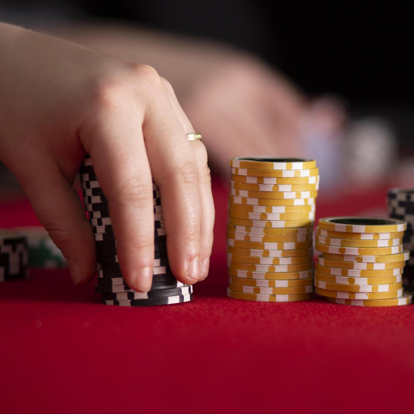 500 Ultimate Poker Chips with Black Aluminum Case
