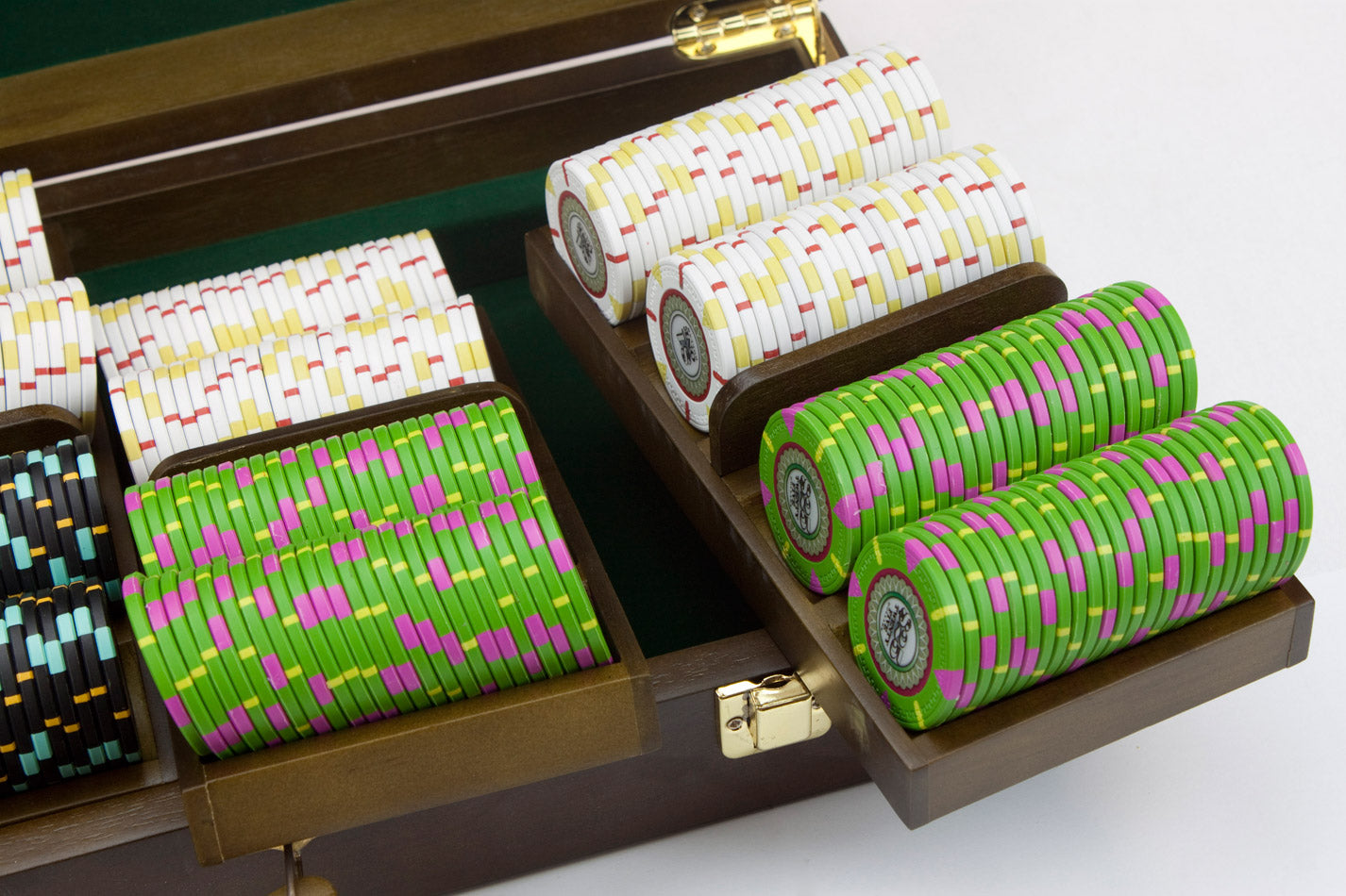 500 Mint Poker Chips with Walnut Case