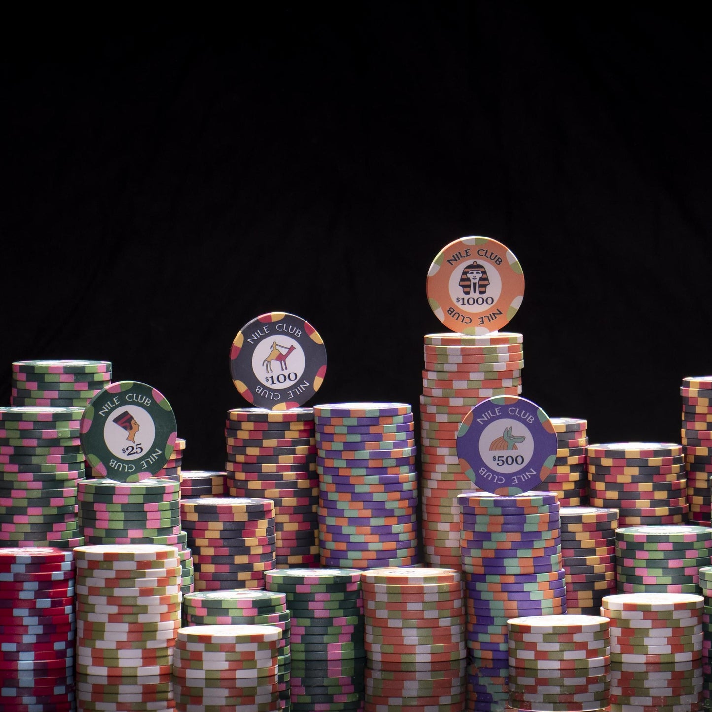 300 Nile Club Poker Chips with Wooden Carousel